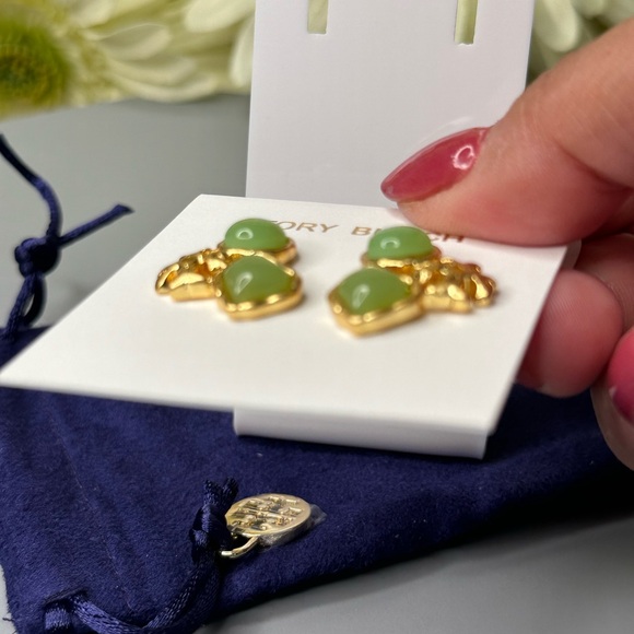 TORY BURCH Roxanne Cluster Stud Earring In Rolled Brass:Green new with dust bag - Picture 3 of 6
